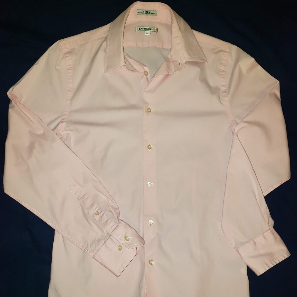 Men's fitted light pink dress shirt from Express